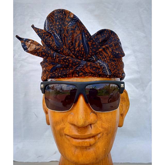 Udeng bali batik lasem