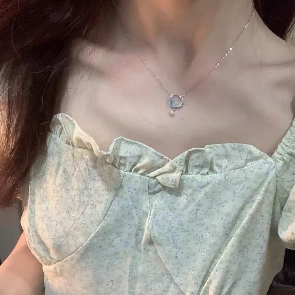 Kalung Liontin Bulan Bintang Aksen Berlian Imitasi Bahan Alloy Untuk Wanita