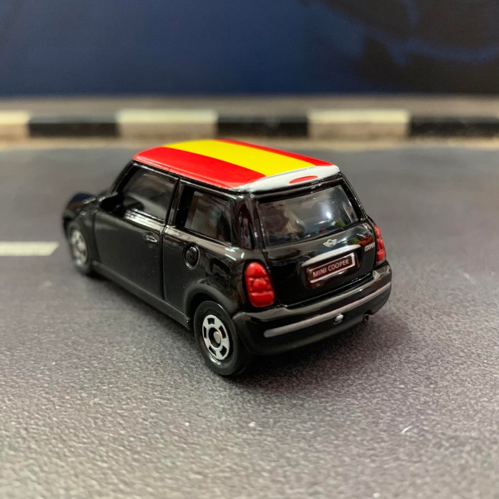 Tomica Mini Cooper Selection - Spain 14 - Base Besi - Made in China