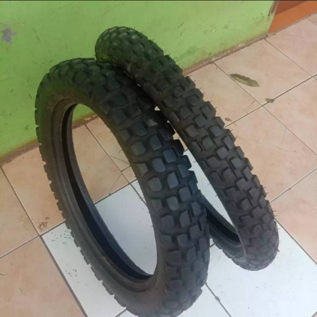 Ban trail untuk motor Kawasaki KLX SUPERMOTO SEPASANG Ring 16 dan 19