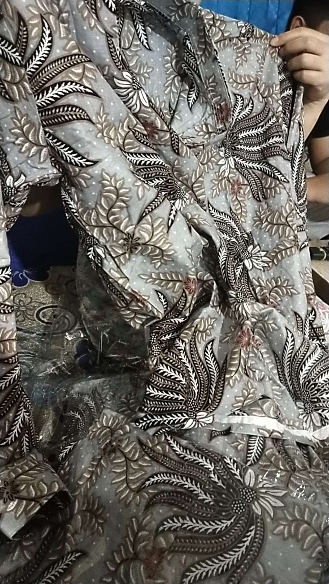 Atasan Batik Couple Abu Pria Wanita Terbaru