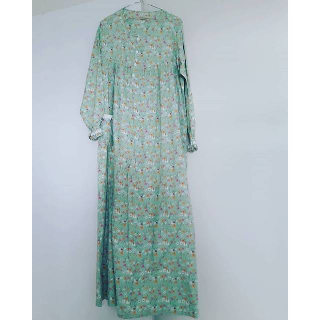 DISTY OFFICIAL NIGHTGOWN PRELOVED GOOD CONDITION