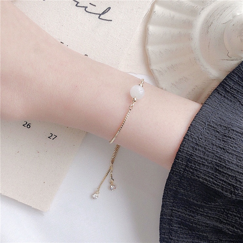 [ACKER] Manis Strawberry Moonstone Crystal Gelang Korea Tarik-keluar Gelang yang Dapat Disesuaikan untuk Wanita