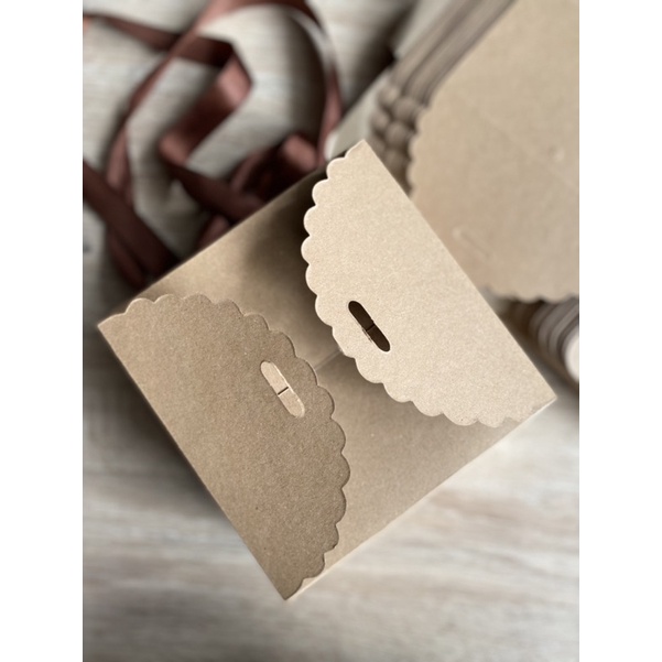 

Lafaye Box 15x15x8cm Kardus Souvenirs/hampers/kotak kado