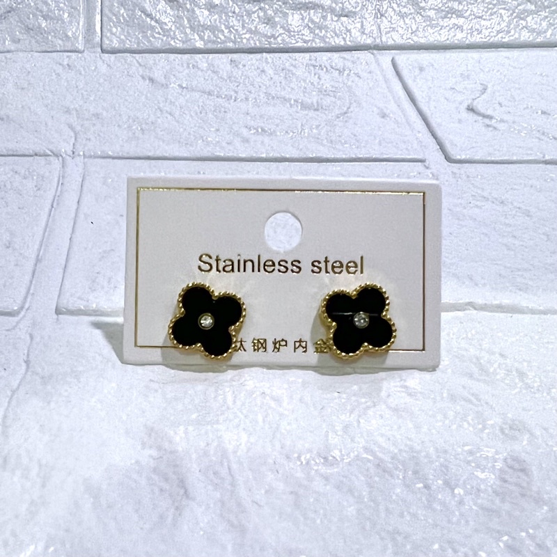 Anting Stud clover premium titanium kualitas import korea anti karat