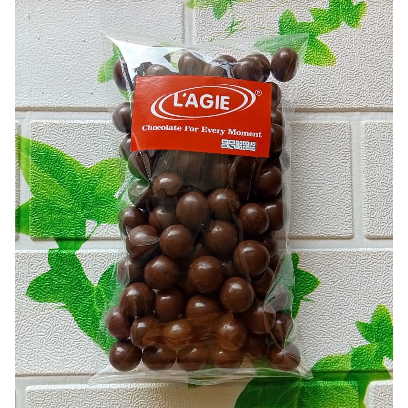 

Lagie biskuit golden city 250 gram choco ball coklat