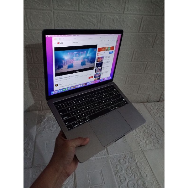 MACBOOK PRO 2019 TOUCHBAR CORE i5 RAM 8GB SSD 256GB  13INCHI RETINA