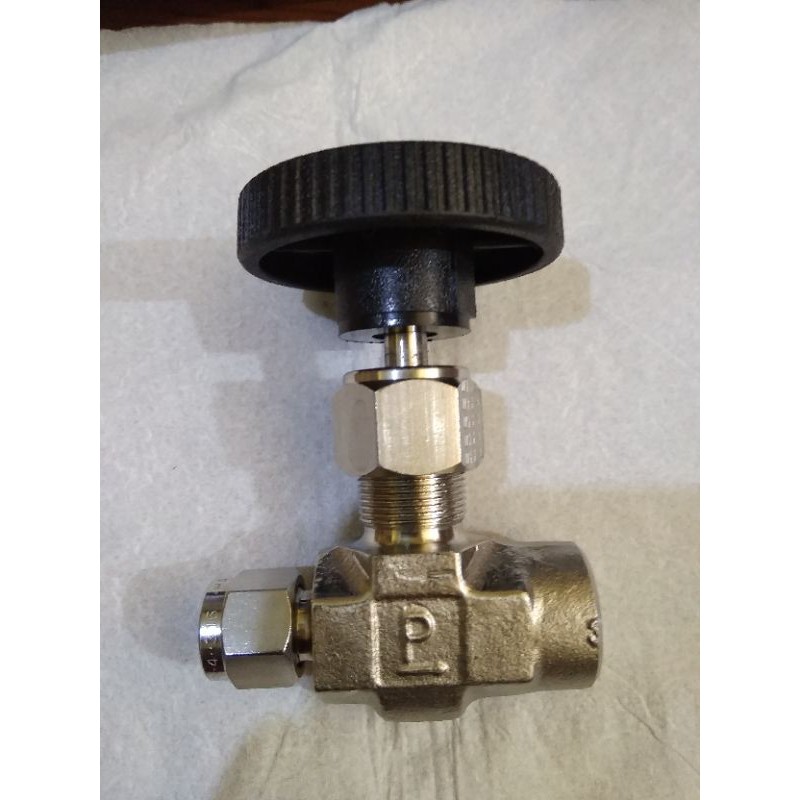 

PARKER 4A4F-V6LN-SS 1/4" - 3/8