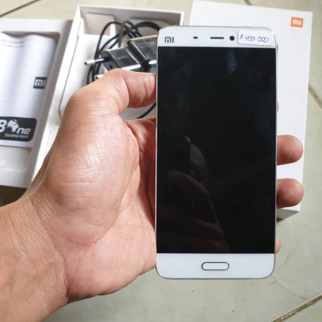 HANDPHONE HP SECOND BEKAS Xiaomi Mi5 keramik 3/64 fullset