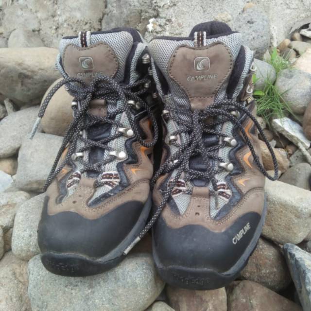 Sepatu Tracking Campline