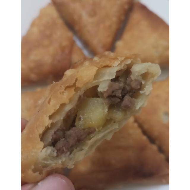 

Samosa Daging Kentang