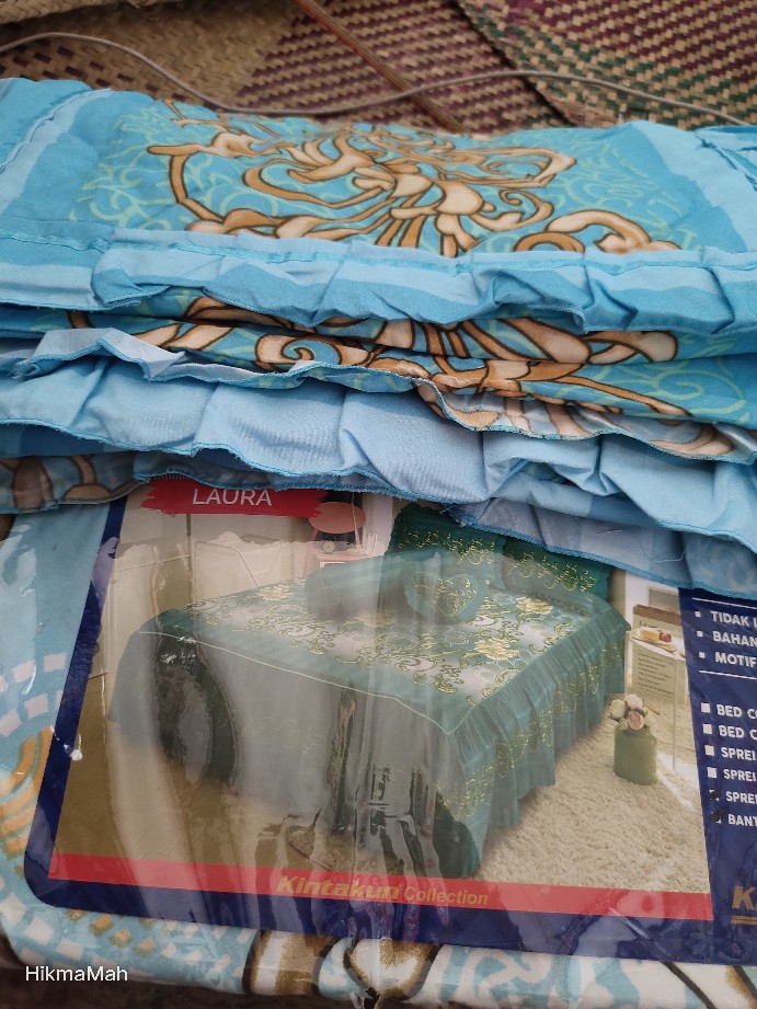 Sprei Kintakun Dluxe Rumbai Bantal Busa (rbb) Ukuran 180x200
