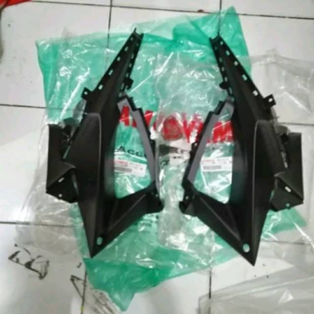 Cover fairing dalam yamaha R15 VVA V3 kanan kiri original