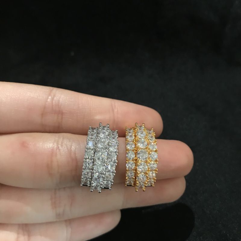 Cincin emeral diamond dan blue sapphire persis sperti berlian asli,mewah,tdak berkarat,asli ada kode vier didlm cincin