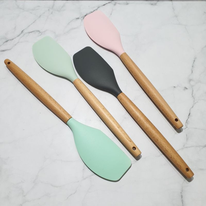 Silicone scraper spatula with wooden handle / spatula masak gagang kayu