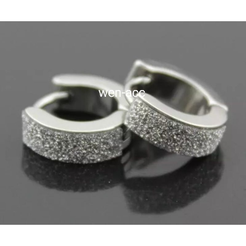 Anting Model Pasir Titanium Polos Pria dan Wanita