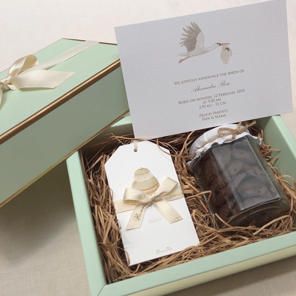 

Brown Tree / Plain Fine Box / Gift Box / Hamper Box / Pistachio / Box Polos
