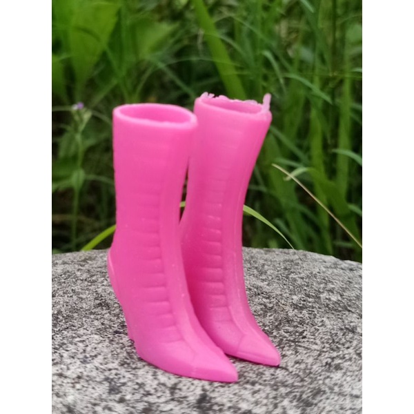 Sepatu boneka barbie