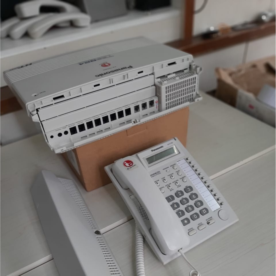 PABX PANASONIC KX TES/TEM 824 Kap 3 Line 8 Ext + Key Telepone KX T7730