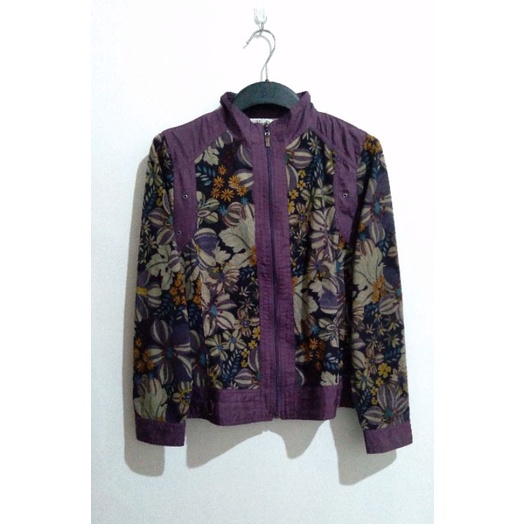 Black Gull | Jaket Wanita | Jaket Lengan Panjang | Jaket Ungu | Jaket Bunga-bunga | Jaket Preloved |