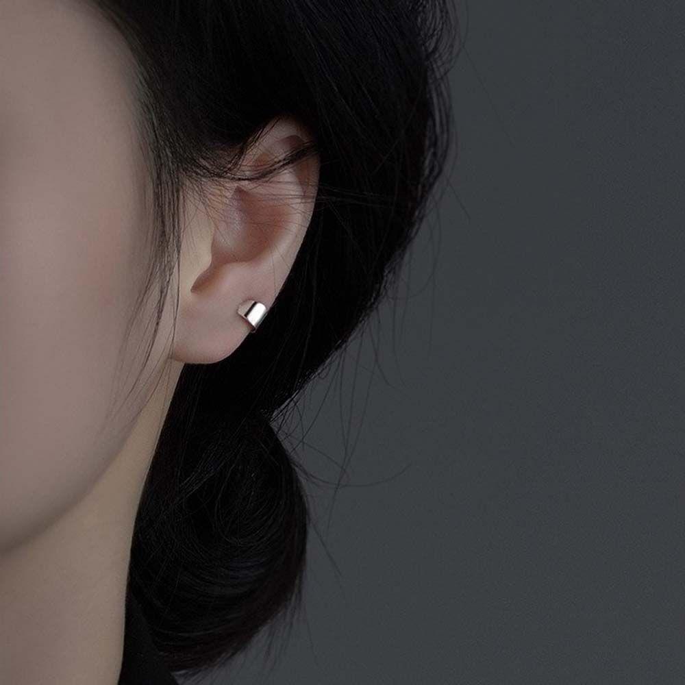 Anting Pejantan Agustina Trendi Geometris Glossy Pria Tembaga Aksesoris Telinga Gadis Anting Korea