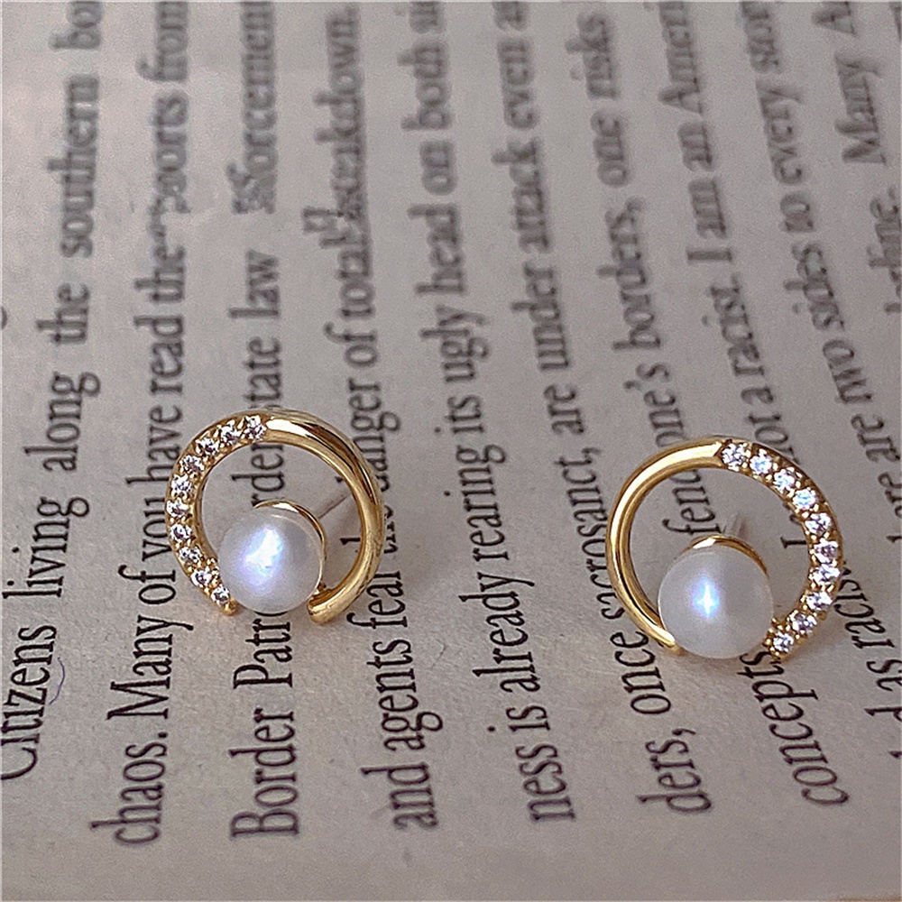 Anting Tusuk Gantung Wanita Desain Geometri Hias Mutiara + Berlian Gaya retro Untuk Hadiah