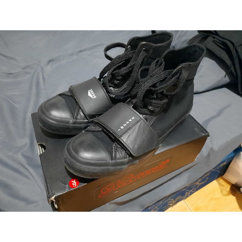 Nobrands Footwear Full black