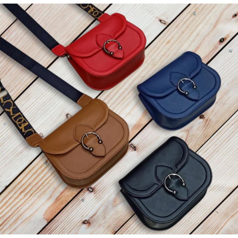 DEBORA BAG/TAS SELEMPANG WANITA SIMPLE POLOS/CECILLIA BAG