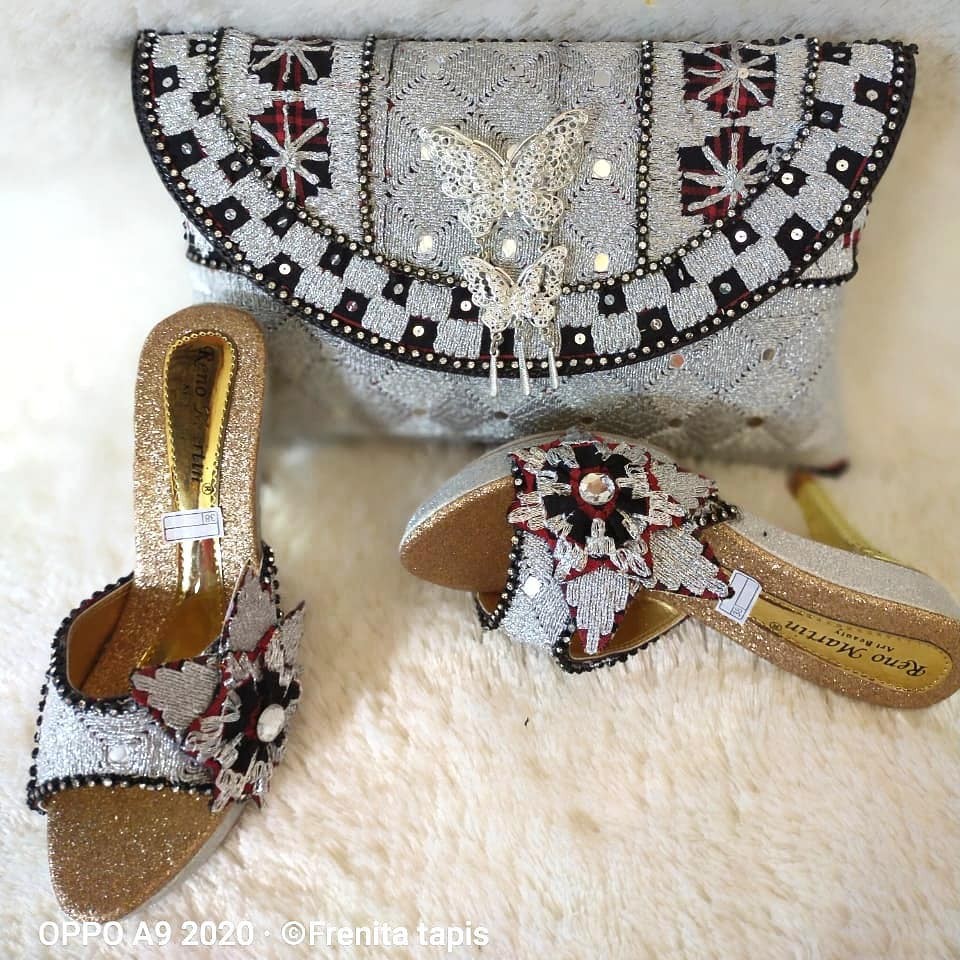 [BISA COD] Set Clutch Tapis M + Sandal