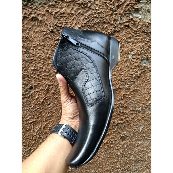 SEPATU BOOT KULIT ASLI UNTUK PRIA