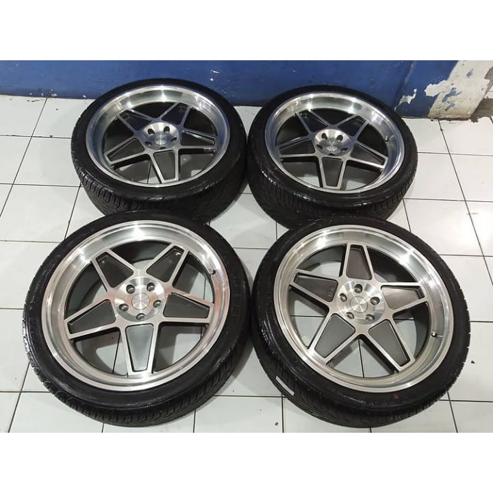 Velg Mobil Racing Bekas R22 ( HSR VINTAGE ) Hole.5x114,3 Ban yokohama 265-35 Ring 22