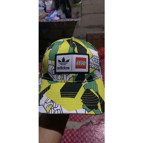 Topi adidas feat lego