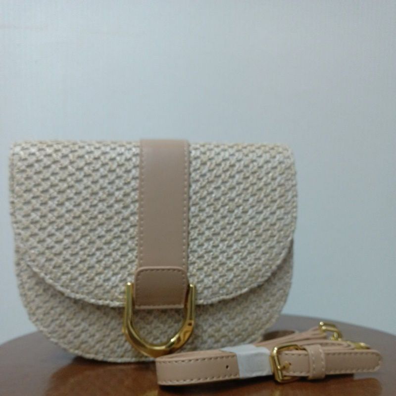 Tas Korea Bulan Sabit