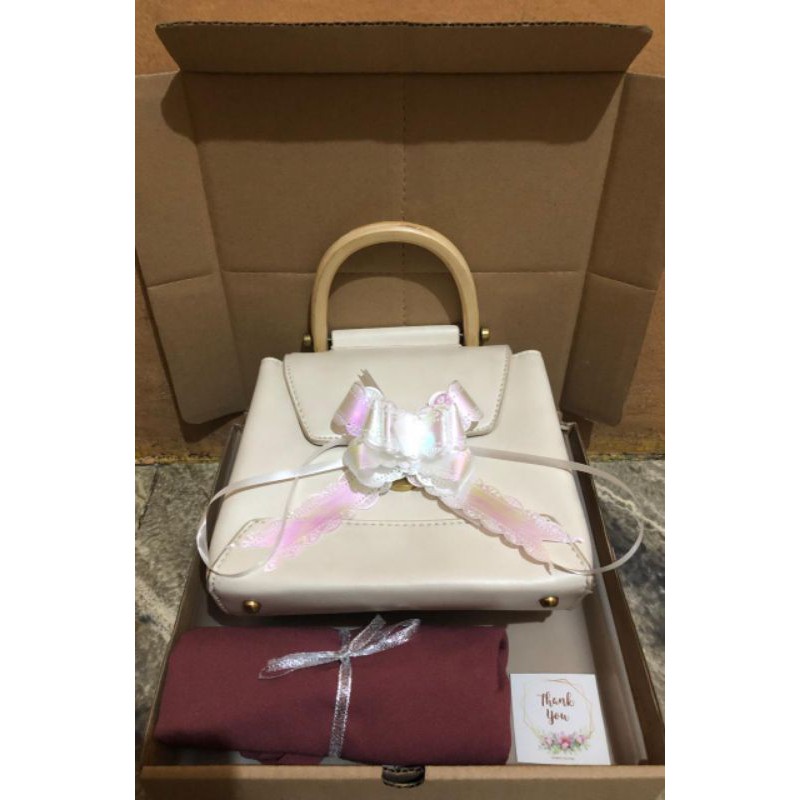 Box Hampers Tas & Hijab