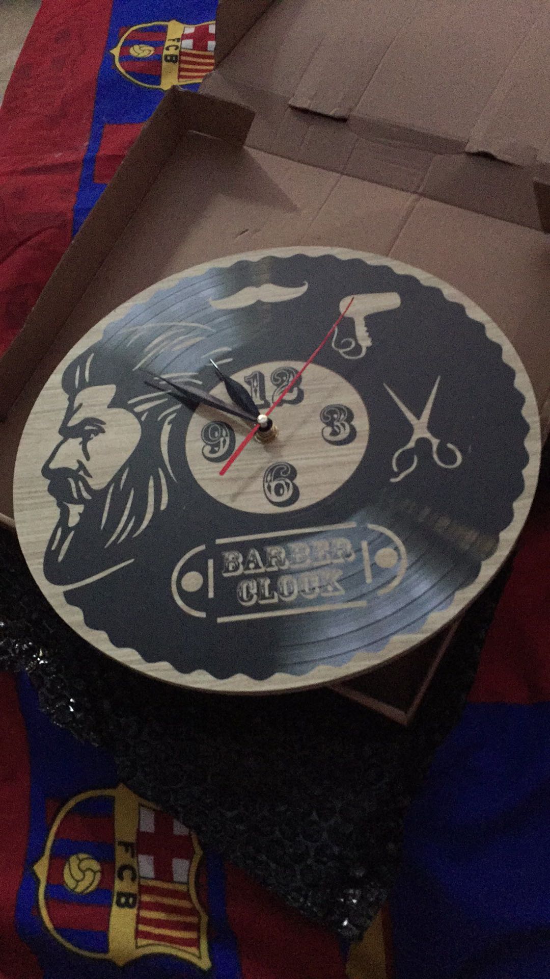 Jam Dinding Kayu Barber Clock Aksesoris Dekorasi Pajangan Unik