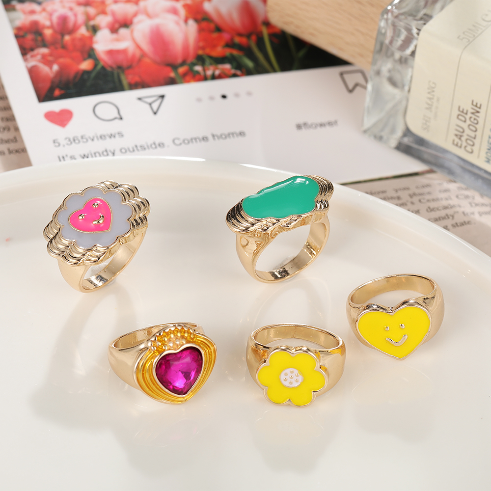 5pcs / Set Cincin Motif Kartun Aksen Kristal Warna-Warni Untuk Wanita