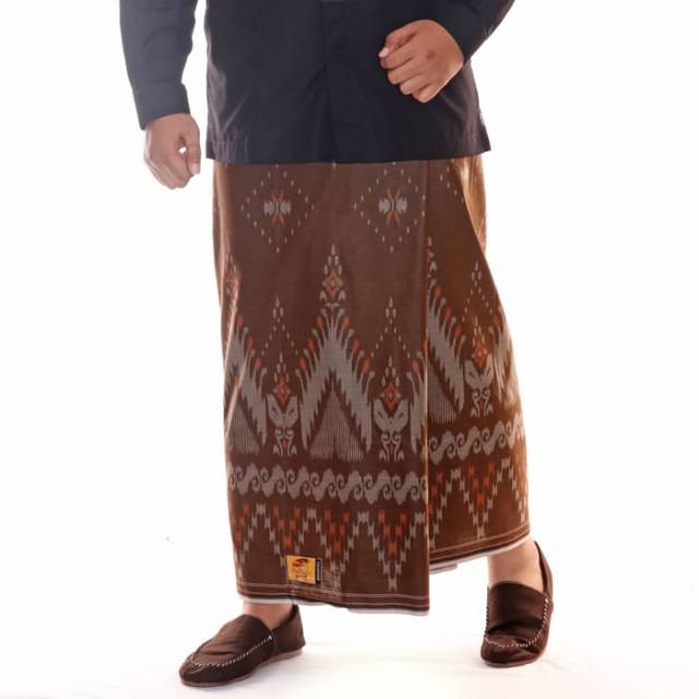 Atlas Sarung Idaman Kembang Tulip Coklat