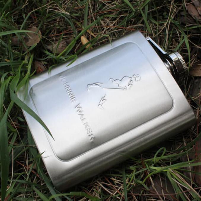 BOTOL STAINLESS WHISKEY JOHNNIE WALKER 7 OZ U002F 207 ML