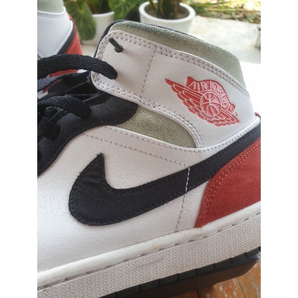 nike air jordan original mid