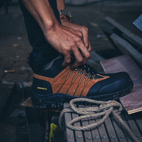 Sepatu Safety Ujung Besi Boots Pria Proyek Kerja Lapangan Outdoor - Robweld