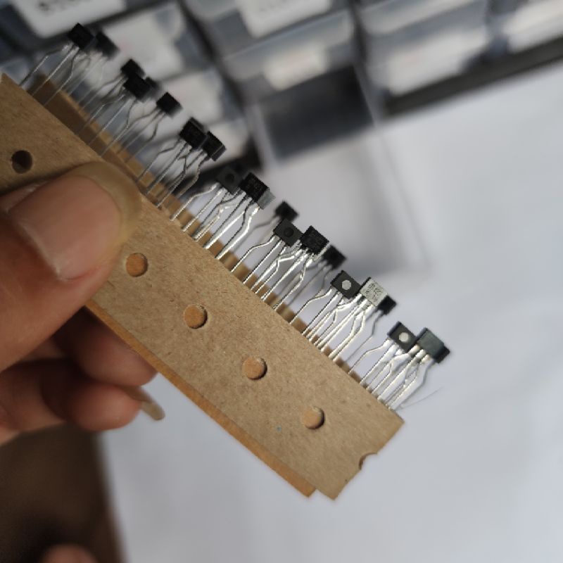 CHIP IC DRIVER D1423 ECU