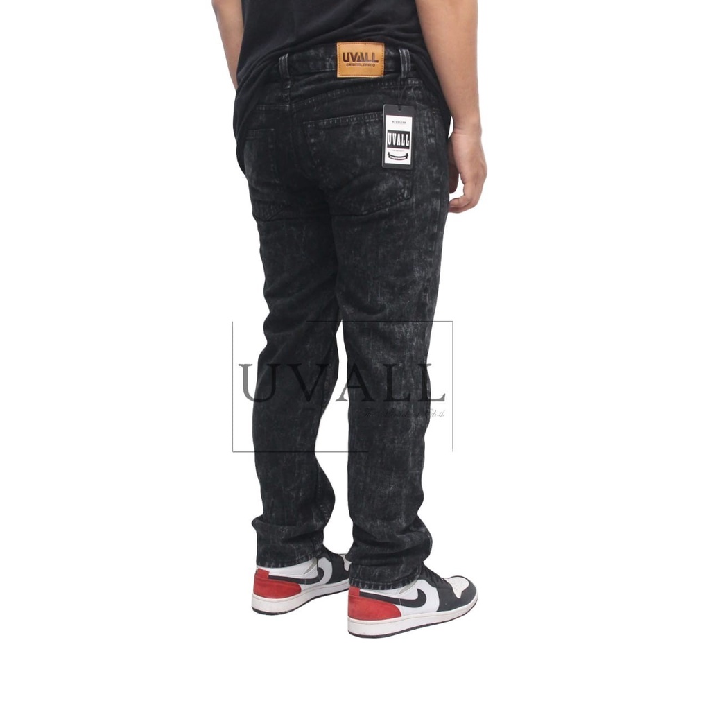 Celana Jeans Panjang Pria Standar Reguler Sandwash Black Uval