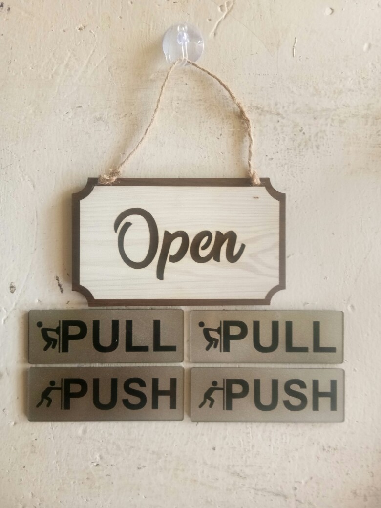 Sign Akrilik Pintu Push Pull Medium - Signage Cafe / Restaurant