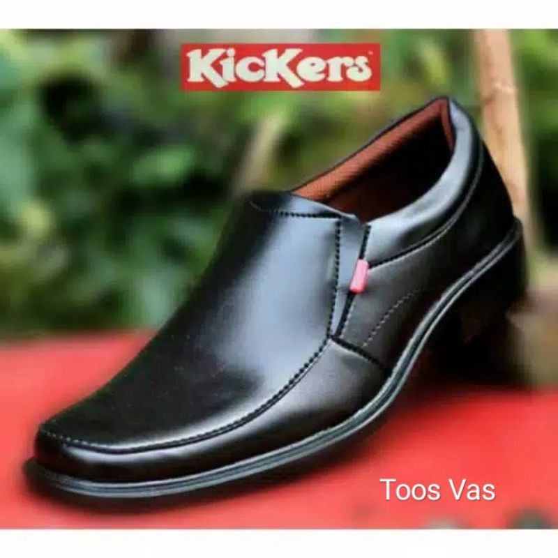 SEPATU PANTOFEL KICKERS STEVEN KERJA COWO FORMAL