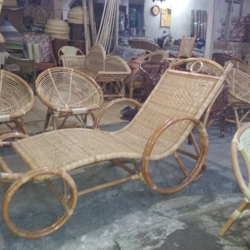 Kursi Malas Rotan Kursi Rebahan Kursi Santai