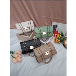 Sling Bag Tiara / Tas Selempang Wanita