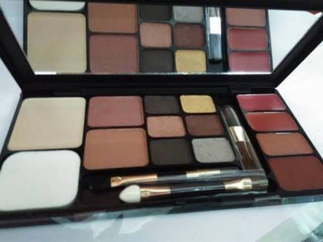 Viva Makeup Kit