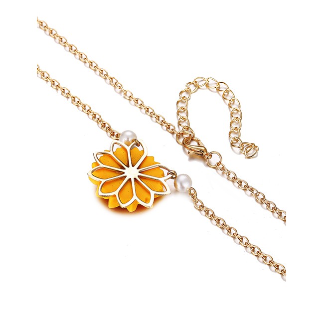 LRC Kalung Fashion Sunflower Imitation Pearl Necklace F6773X