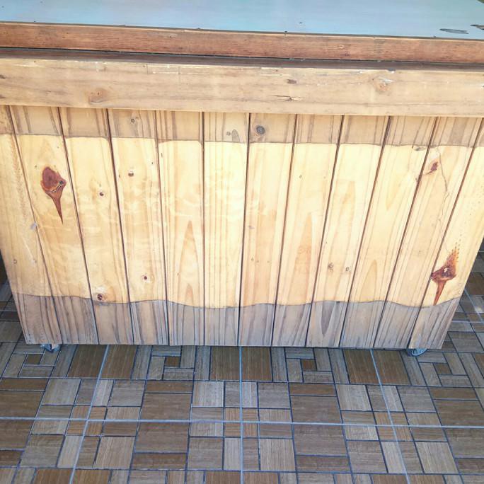 GEROBAK KAYU BEKAS BOOTH ICE BLEND