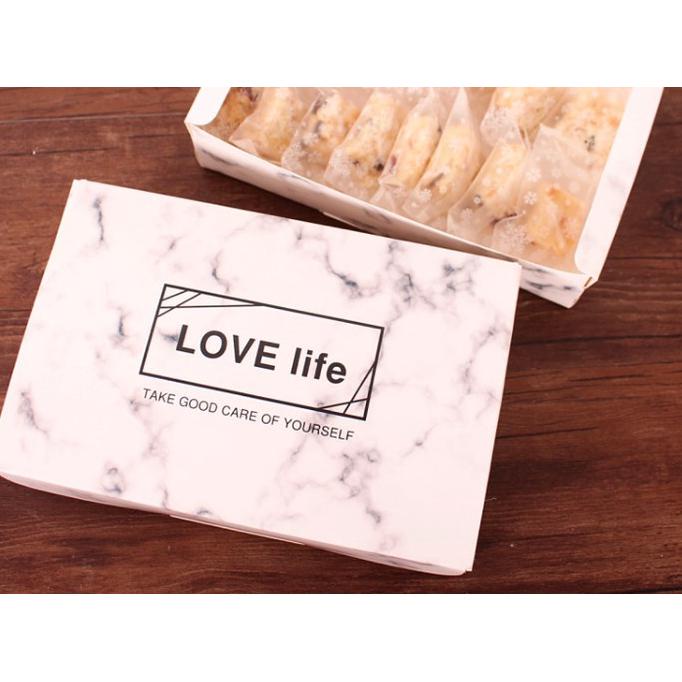 

Box Kemasan Kue Motif Marmer Love Life